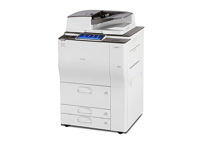 Ricoh Blanco y Negro